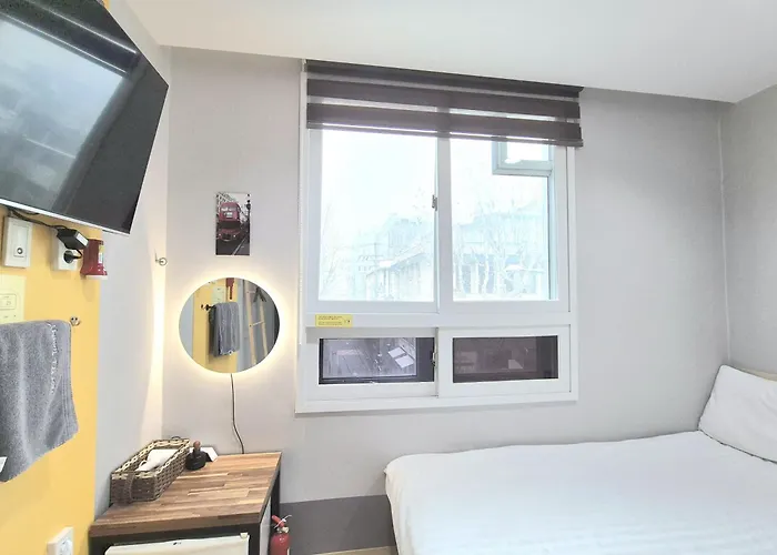 Hostel Tommy Jongno ---- Tax Return Authorized Shop